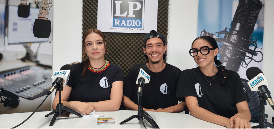 Lina María Muñoz, Juan Sebastián Tamayo y Alejandra Tamayo, integrantes de Teatro El Faro y realizadores del II Festival Nacional de Teatro de Villamaría Actúe Pues.