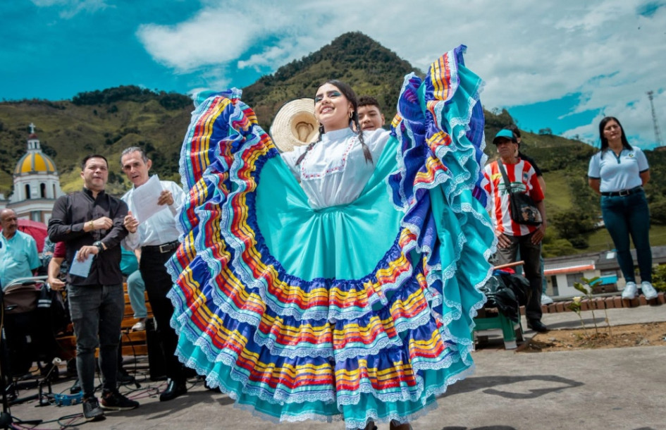 En Manzanares, la comunidad se reunió para recordar la Batalla de Boyacá, un acontecimiento crucial en la historia del país.