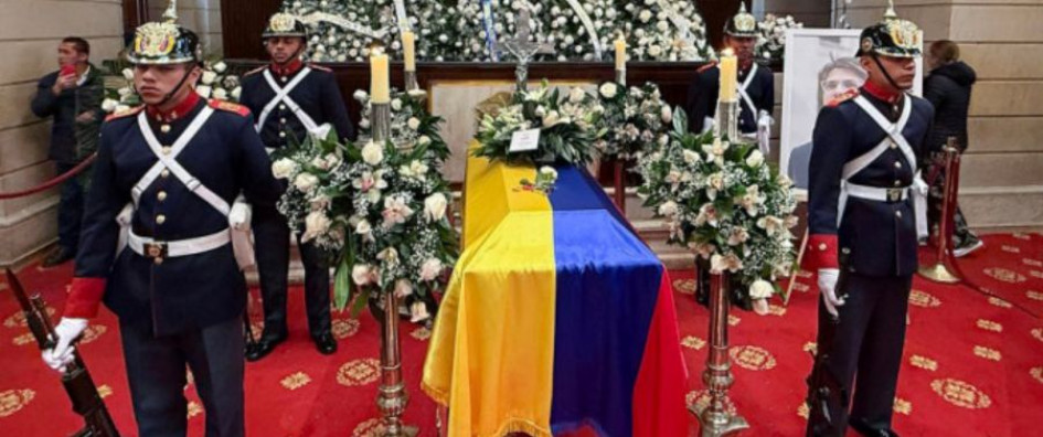 Desde este lunes (11 de agosto) el cuerpo de Miguel Uribe Turbay está en cámara ardiente en el Capitolio Nacional. 