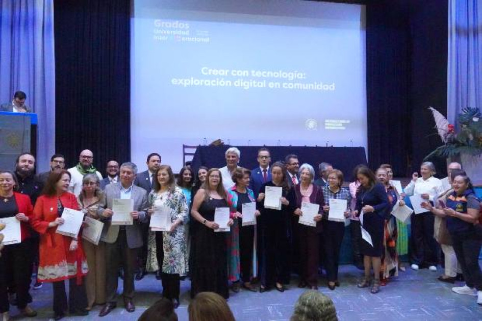 Fotos I Cortesía Universidad de Caldas I LA PATRIA  288 estudiantes se formaron en 11 cursos diseñados para integrar saberes, experiencias y nuevas tecnologías con la Universidad Intergeneracional en Manizales.