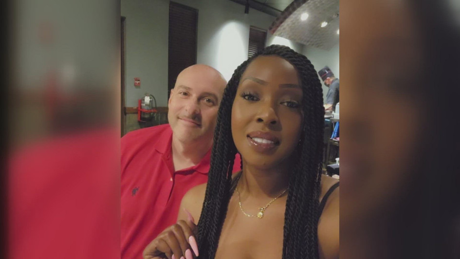 David Lee, de 44 años, y Brandi Smith, de 45 años, los papás asesinados por su hijo.