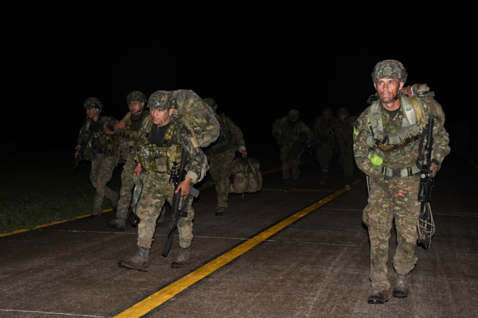 "Después de tres días de secuestro en la vereda Nueva York, municipio de El Retorno, nuestros militares ya se encuentran en libertad gracias a la gestión humanitaria y acompañamiento de la @DefensoriaCol Regional Guaviare, la @MAPPOEA, la @MisionONUCol y demás instituciones que aportaron con compromiso y valentía", escribió el Ejército Nacional en X.