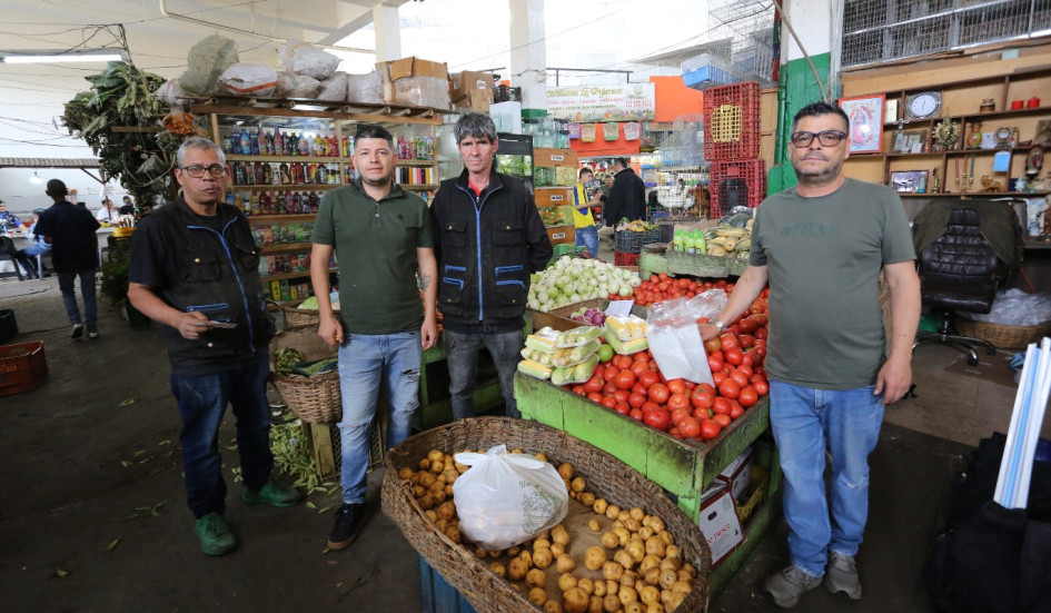 Alonso Martínez lleva 50 años trabajando en la Plaza de Mercado de Manizales