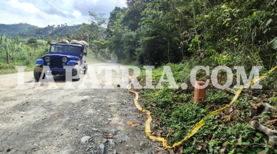 Dos cuerpos hallados en el centrosur de Caldas prendieron las alarmas de la Policía. Se trataría de un uniformado y su amigo. Vea el sitio de los hechos. En la foto, el sector La Soledad de la vereda Río Claro (Villamaría, Caldas), donde hallaron los cadáveres. 