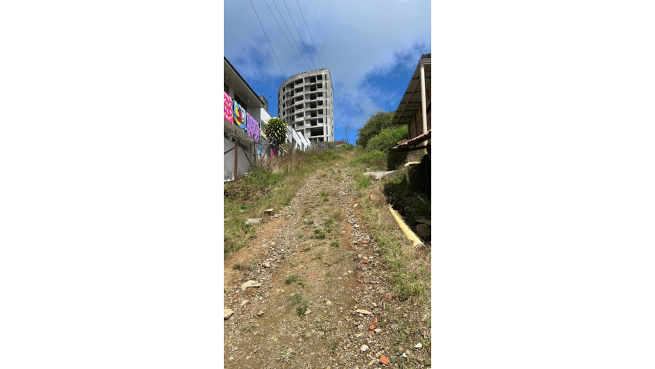 Esta es la calle 17 que ha permanecido cerrada para el tráfico vehicular en Anserma.