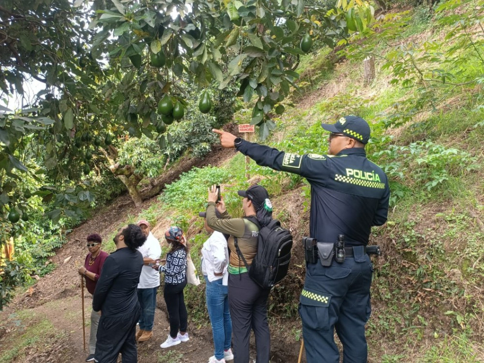 En Belalcázar se realizó campaña a turistas sobre la adecuada utilización de los escenarios naturales y el respeto por los recursos ambientales.