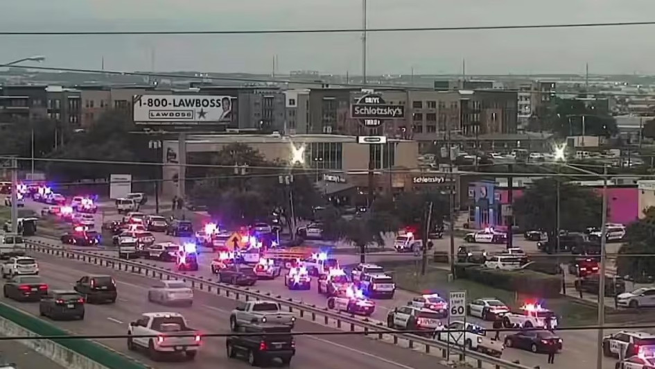 Alrededores de la oficina del Servicio de Inmigración y Control de Aduanas (ICE) en Dallas (Texas)