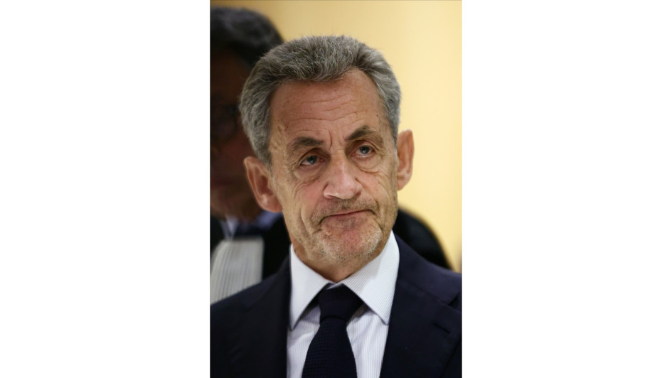 Nicolás Sarkozy condenado a 5 años de cárcel, tras obtener dinero del régimen libio para su campaña de 2007.