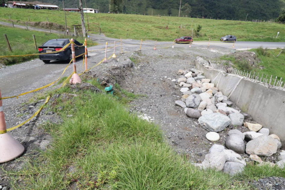 En Gallinazo, la obra es de solo 2 kilómetros de vía, pero el proyecto ha tenido múltiples incumplimientos.
