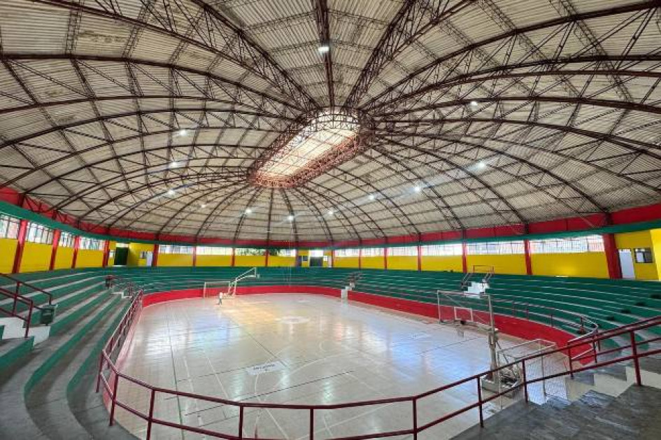 Fotos I Facebook alcaldías I LA PATRIA  La cancha de fútbol, utilizada en torneo nacional, tomá una nueva cara. Reparan la cubierta del Coliseo Municipal, inauguran caseta comunal y reparan el salón de música.