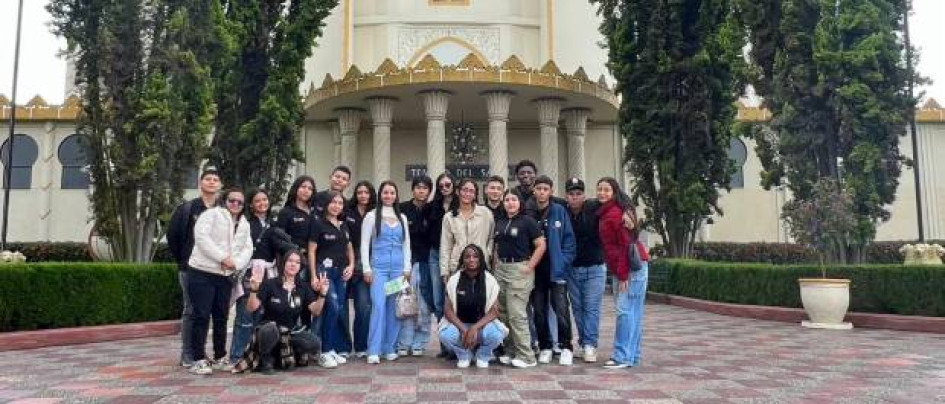 Foto I Cortesía para LA PATRIA  El grupo de Prensa Escuela de la Institución Educativa Técnica Alfonso López (IETAL), de La Dorada, es una de las siete ganadoras, entre 185, de Voces juveniles, convocatoria de periodismo escolar de la U. de Los Andes.