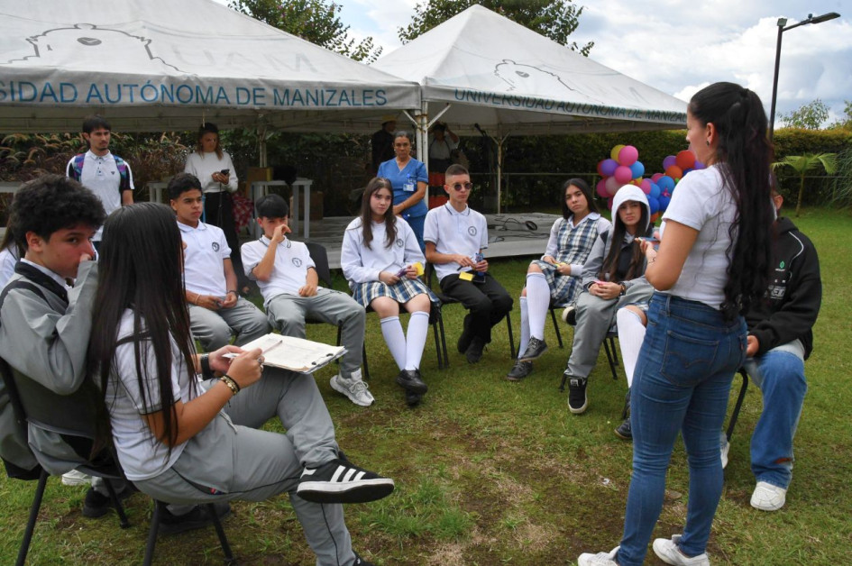 El Festival de la Cometa y Unidad Móvil de Profamilia impulsan la visión integral de la salud física, mental, emocional y social.