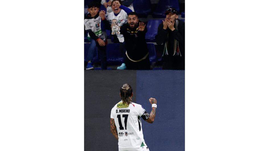Dayro Moreno celebra uno de sus dos goles en Quito.