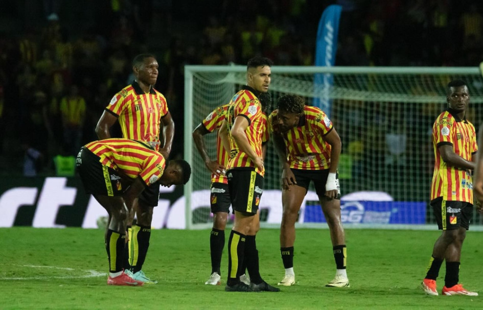 Deportivo Pereira perdió en la última jugada contra Atlético Bucaramanga en el Centenario de Armenia 