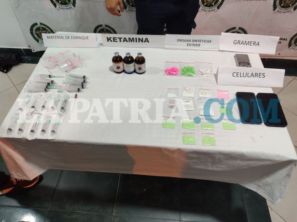 El señalado expendedor tenía también medicamentos veterinarios usados para fabricar tusi, considerados como peligrosos para la salud humana.