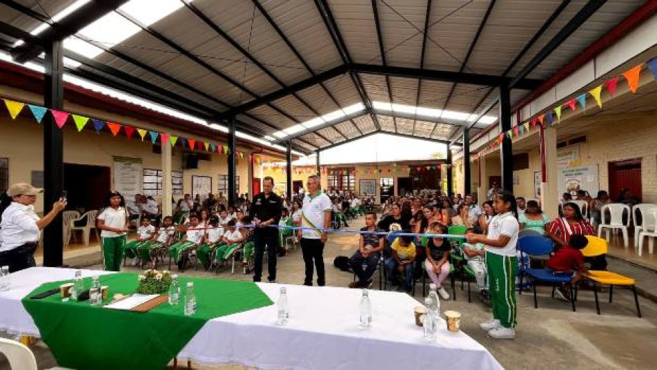 El alcalde presidió la apertura e inauguración de la capota de la Institución Educativa, como un aporte a las necesidades de la comunidad educativa
