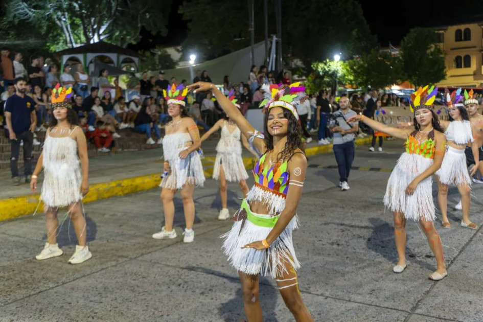 La actividad tiene como propósito rescatar expresiones culturales locales y estudiantiles.