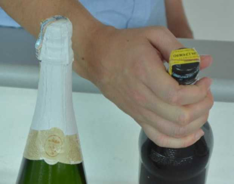 Según las autoridades, los dos sujetos pretendían expender el licor en negocios del Centro de Manizales.