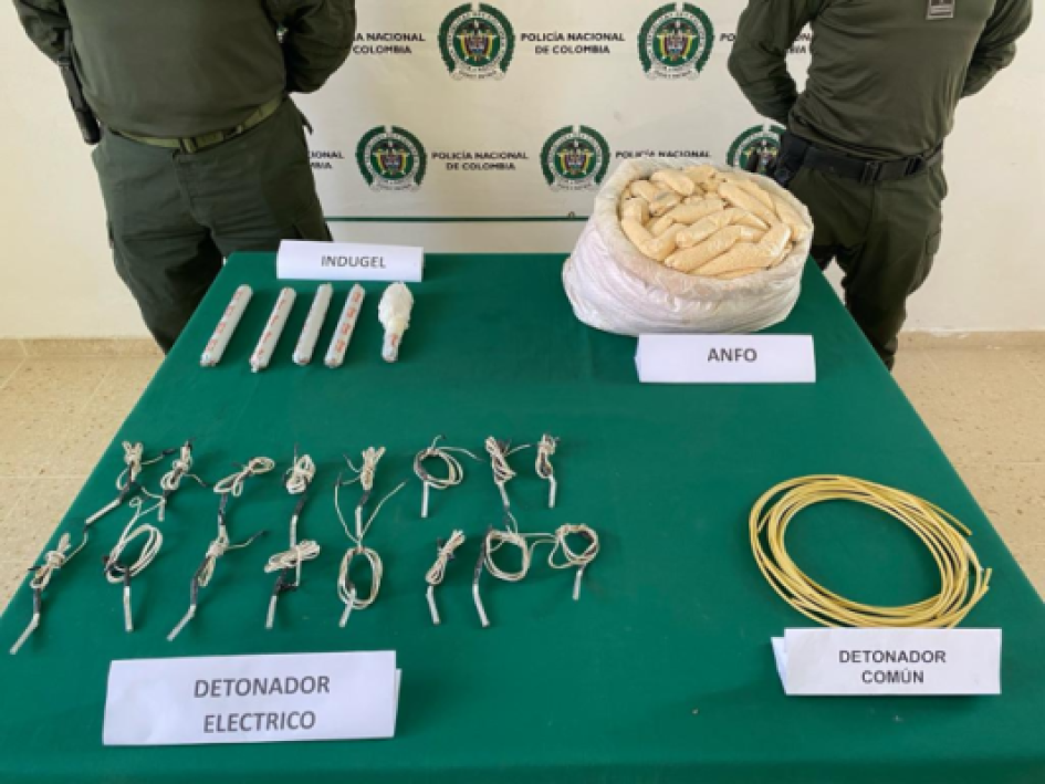 En el operativo capturaron a cinco personas vinculadas al Clan del Golfo e incautaron explosivos.