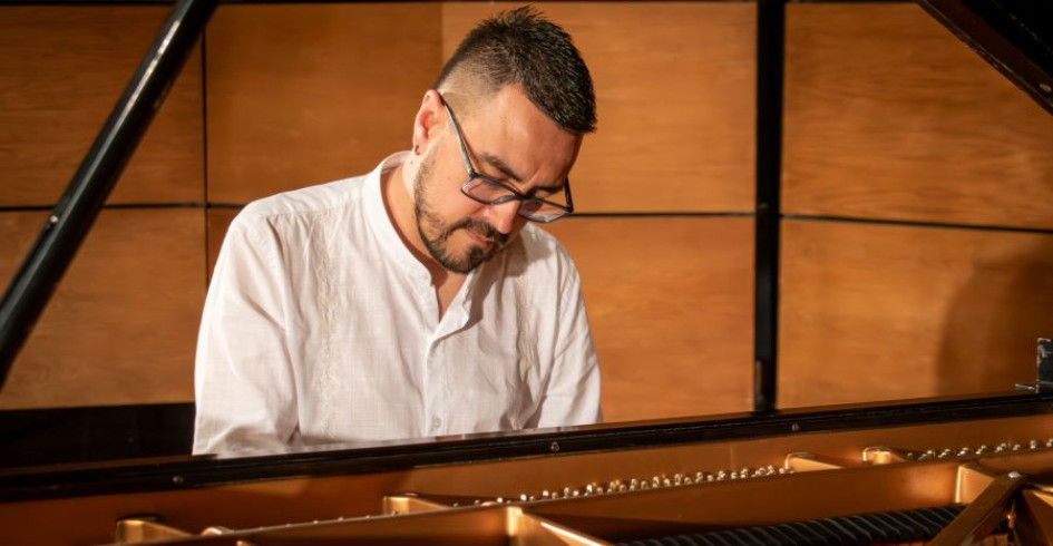 Federico Santa Ramírez comenzó su formación musical de la mano de las maestras Paula Andrea Jaramillo y Marina González.