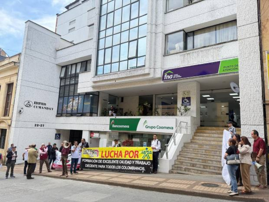 Foto I Cortesía para LA PATRIA  Las sudirectiva del sindicato presentaron en las regiones el pliego de peticiones ante las oficinas del Ministerio del Trabajo. Se busca que les cumplan a los trabajadores y evitar un paro nacional indefinido.