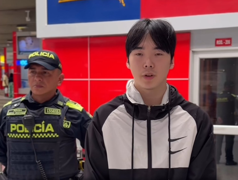 Un ciudadano de Corea del Sur denunció haber sido víctima de un caso de escopolamina mientras viajaba en bus desde Bogotá hacia Pereira.  El hombre, identificado como Jun, relató que durante el trayecto varios pasajeros subieron al vehículo en una de las paradas intermedias y uno de ellos le ofreció un alimento que terminó afectando gravemente su estado de salud. “Cuando subí al bus, el conductor hizo unas paradas en las que entró mucha gente. Desafortunadamente, unos hombres se sentaron a mi lado y me ofre