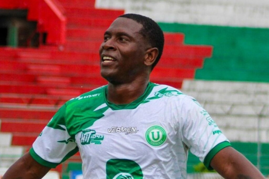 Según El Comercio, de Ecuador, Bryan Angulo jugó 11 partidos con Liga de Portoviejo antes de ser atacado con arma de fuego.