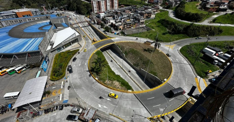 El accidente ocurrió en el paso deprimido del intercambiador vial Los Cámbulos, en Manizales.