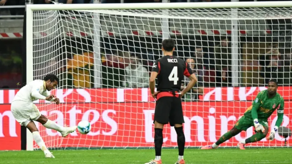 Juan Guillermo Cuadrado anotó el primer gol del Pisa y fue el líder de su equipo, que al final dejó escapar la victoria ante el Milan.