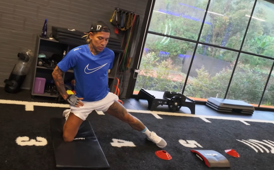 Durante un entrenamiento particular, Dayro Moreno explicó el impacto emocional que le dejó la eliminación continental con el Once Caldas y los motivos de su ausencia en la plantilla.