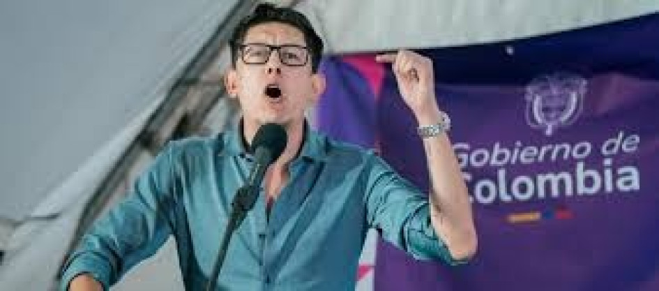 En el Senado de la República se quedaron esperando hace una semana a los ministros de Educación, Daniel Rojas, y de Hacienda, Germán Ávila, para el debate de control político.