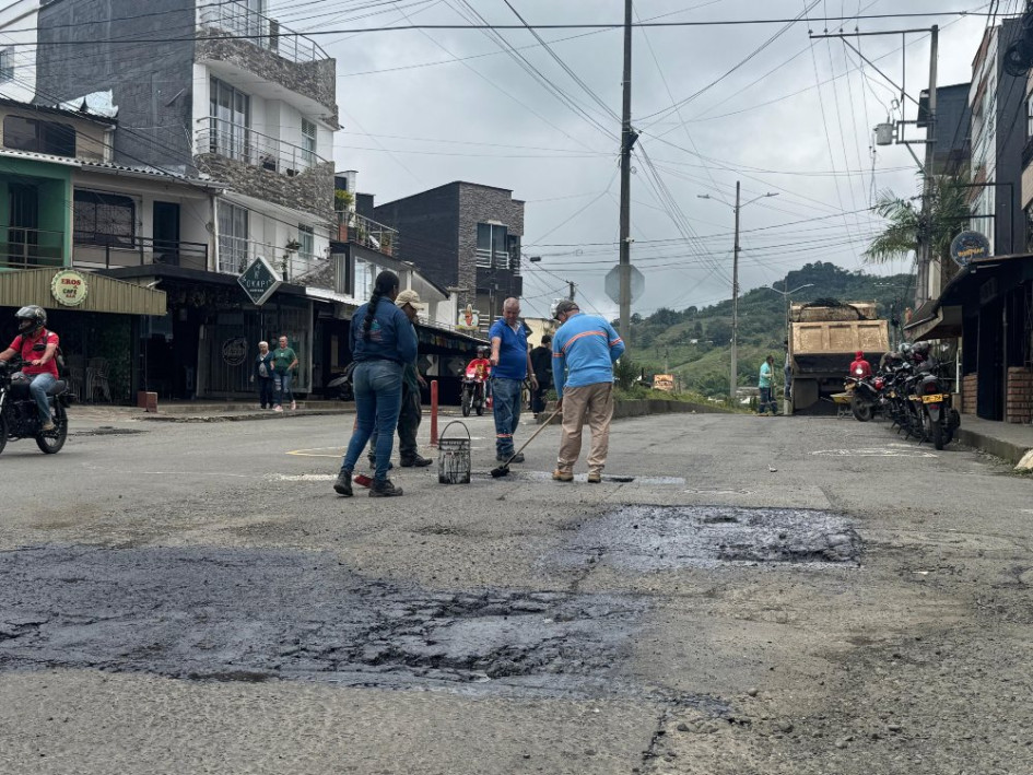 Los arreglos de los huecos en la avenida El Libertador.