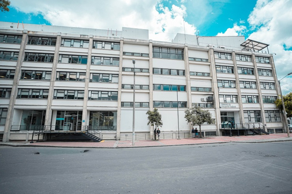 Se registran 131 proyectos por $1,9 billones en 24 departamentos, que benefician a más de 260 mil estudiantes, y se proyectan 20 obras adicionales por $500 mil millones.