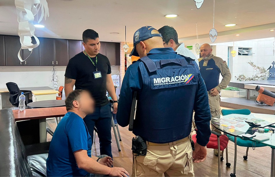 El capturado es señalado de abusar de menores de edad en Estados Unidos.