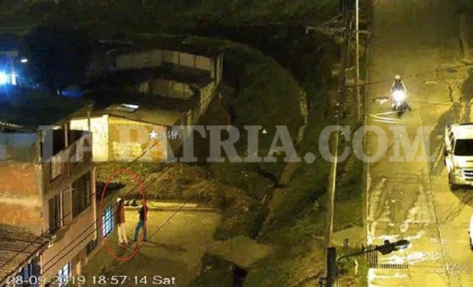 Las cámaras de seguridad de La Vaga mostraron al señalado con una vestimenta distinta de la señalada por los dos patrulleros.