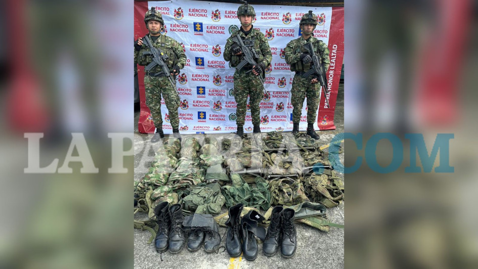 Los miembros del Ejército incautaron material de intendencia del Clan del Golfo en zona rural de Guática.