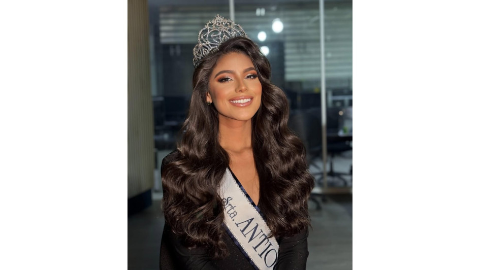 Laura Gallego Solís.