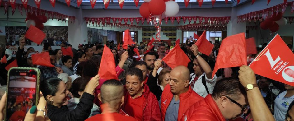 Por lo menos 600 personas estaban albergadas en la sede política del caldense Óscar Alonso Vargas quien dio inicio a su campaña política a la Cámara de Representantes por Caldas.