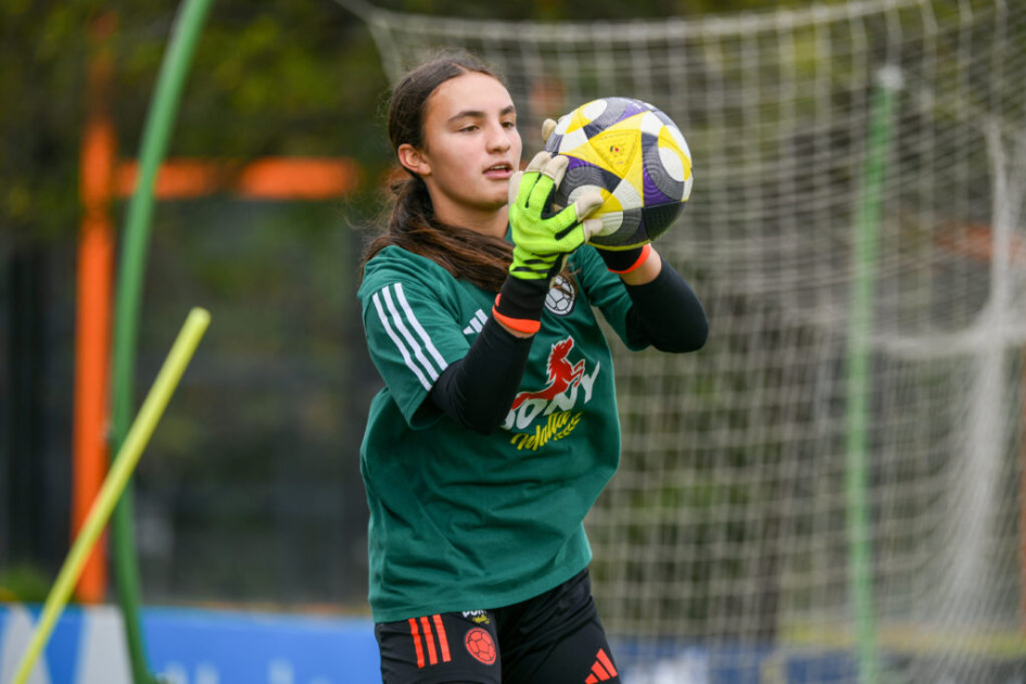 Ella es Sofía Prieto Restrepo, la manizaleña que integra la nómina de la Selección Colombia que disputará el Mundial Sub-17 Femenino. A los 12 años se vinculó a la Escuela Sarmiento Lora y hoy es portera del Deportivo Cali, campeón de la Liga Femenina.