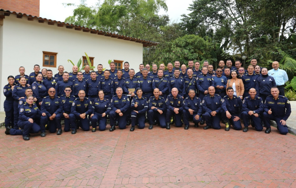 El Cuerpo Oficial de Bomberos de Manizales fue reconocido por la Alcaldía por sus 100 años de servicio en la ciudad. Son 108 integrantes que día a día atienden las emergencias que se presentan. Acá, un grupo de ellos en la conmemoración en Termales El Otoño.
