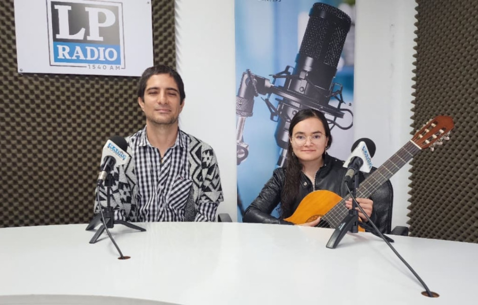 Eme Cafuné y Jessica Escudero rescatan con música colombiana las memorias de los adultos mayores de Manizales.