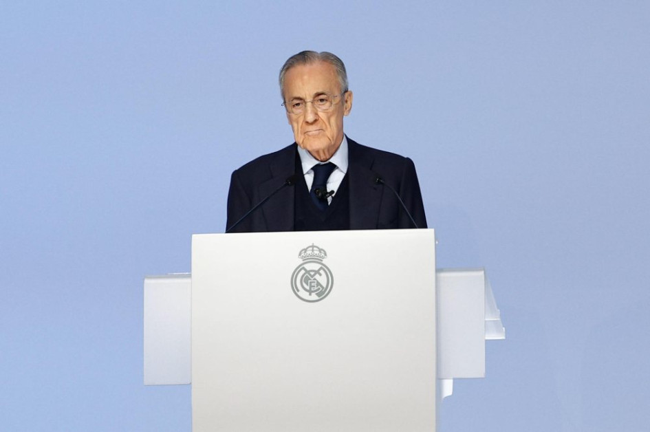  El presidente del Real Madrid, Florentino Pérez, interviene en la asamblea general ordinaria del club este domingo en Madrid. 