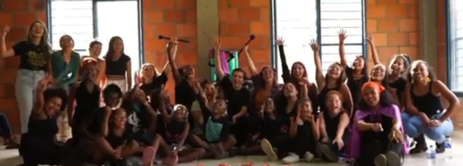 Mujeres alzan su voz en Villa Santana: cultura, arte y sororidad contra la violencia