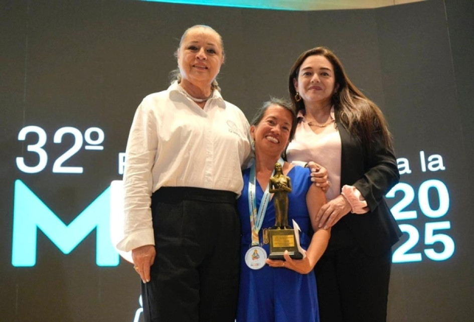 Ángela Patricia Menza Astudillo recibió el premio Mujer Comfenalco 2025.