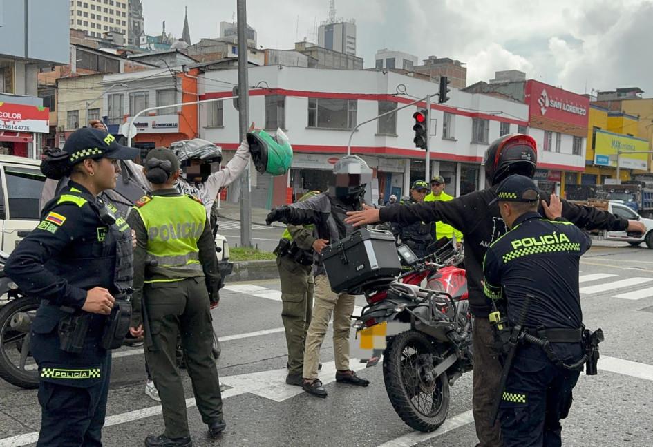 La Policía recorre diferentes sectores con campañas de prevención y promoción de comportamientos seguros.