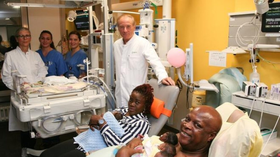 Dos niños y tres niñas nacieron luego de 28 semanas de gestación en un hospital de Alemania. Un embarazo de quintillizos se da ante 50 millones de embarazos normales.