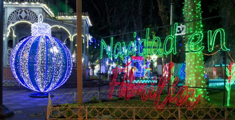 El costo del alumbrado navideño de Salamina asciende a $110 millones y se realizó mediante un convenio entre Chec y la Alcaldía de Salamina.