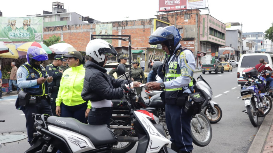 Alerta en Armenia: falsifican permisos para transitar en pico y placa.