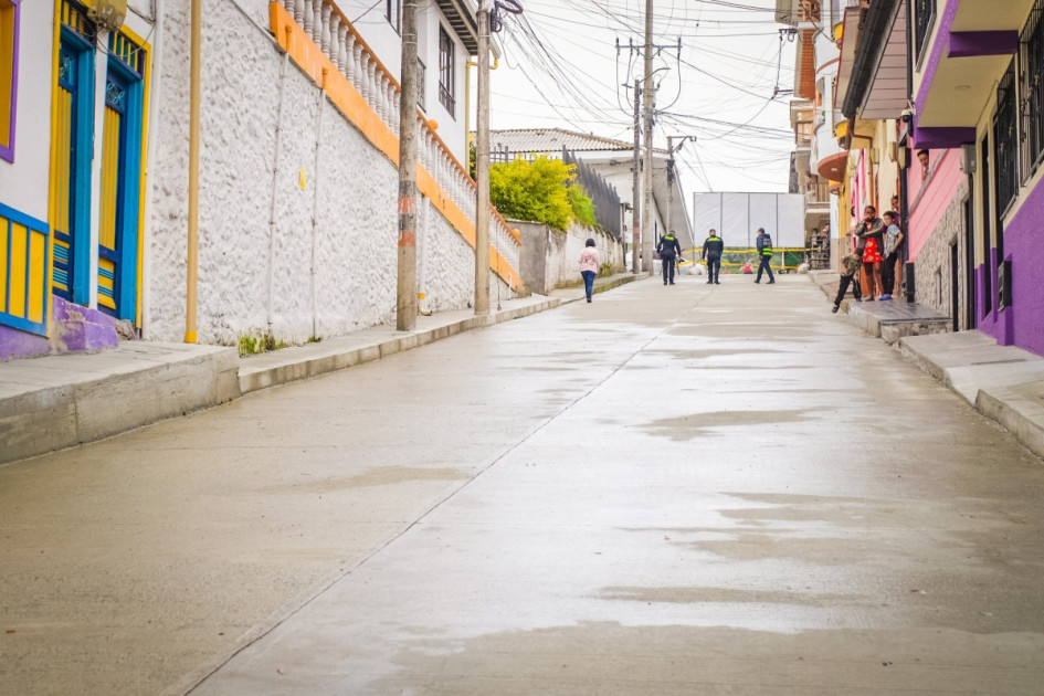 $395 millones costó la obra de mejora del acueducto, el alcantarillado y el pavimento en una calle del Centrosur de Caldas.