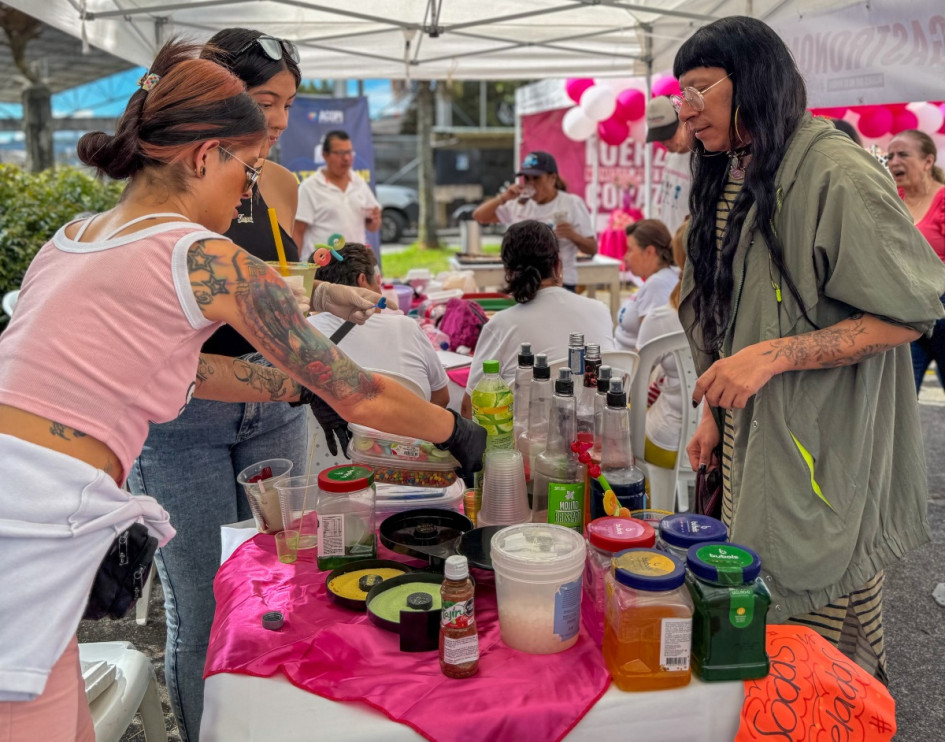 100 emprendimientos femeninos le dan un aire comercial a la plaza de Bolívar de Manizales este viernes (7 de noviembre). Vea la programación completa, hay comidas, negocios y arte.